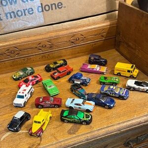 Vibrant Die-Cast Toy Car Collection-20